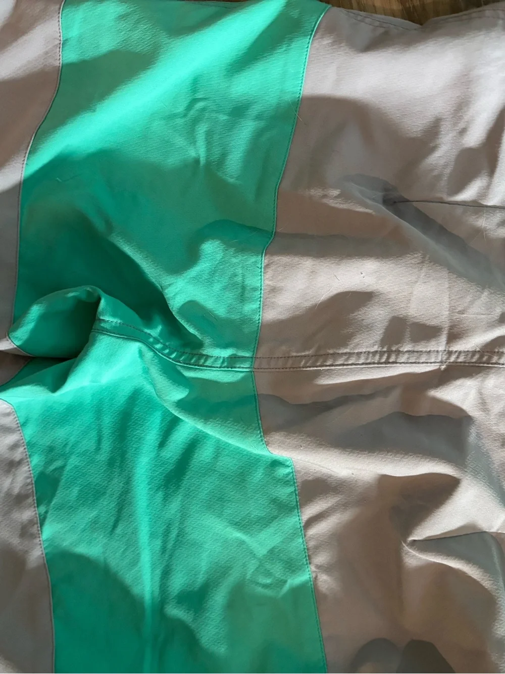 Vineyard Vines boys Youth Turquoise and Light Gray Stripe Swim Trunks Large 16